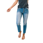 Damen High-Waist Jeanshose mit Knopf-Detail und modischem Fransenabschluss R&B