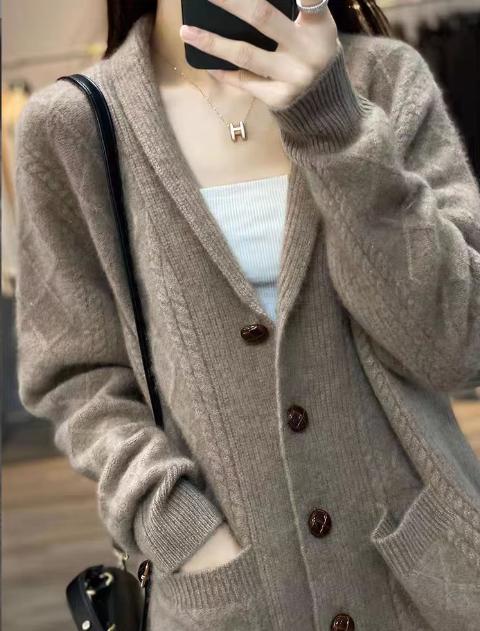 Damen Strickcardigan mit eleganter Struktur und großen Holzknöpfen R&B