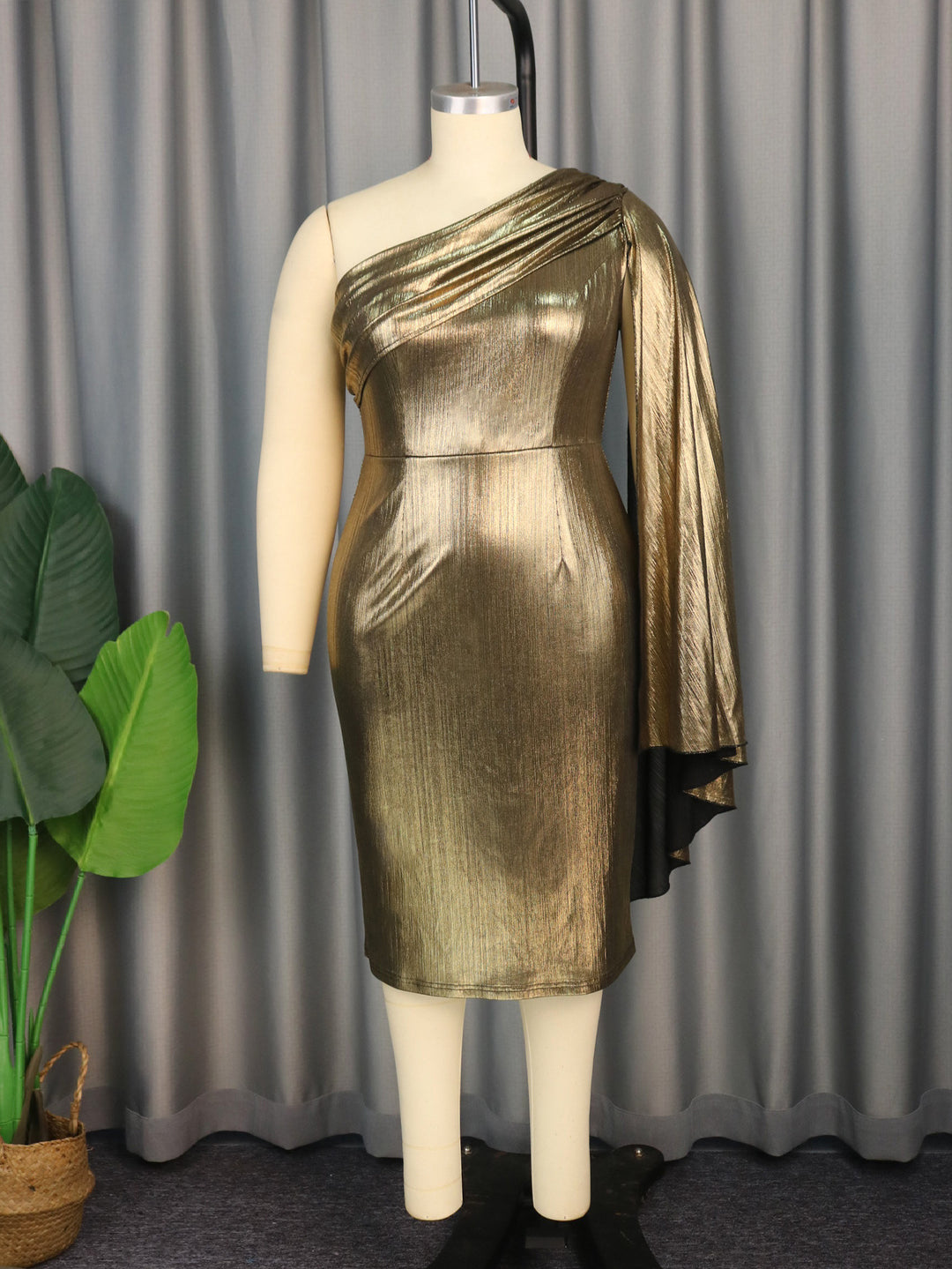 Damen Glamouröses One-Shoulder Abendkleid mit schimmerndem Stoff R&B