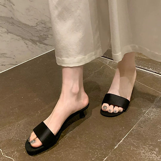 Damen Mules mit breitem Riemen und komfortablem Fußbett R&B