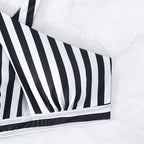 Damen Triangel-Bikinioberteil mit stylischem Streifenmuster