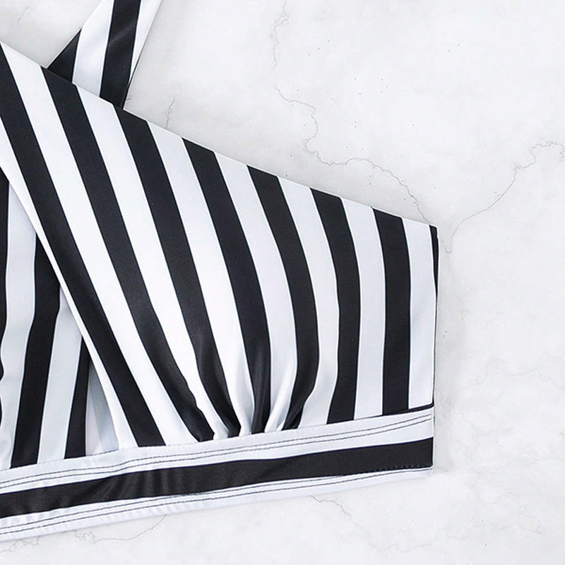 Damen Triangel-Bikinioberteil mit stylischem Streifenmuster