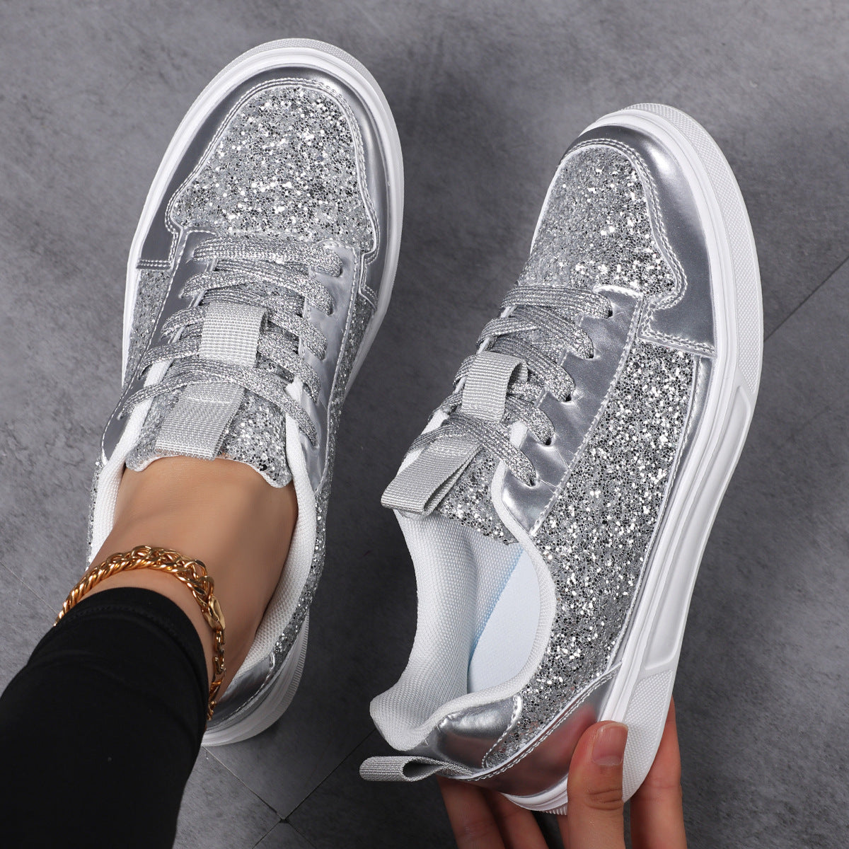 Damen nan Glitzer-Freizeitsneaker mit Metallic-Details, gepolstertem Einstieg und rutschfester Gummisohle R&B