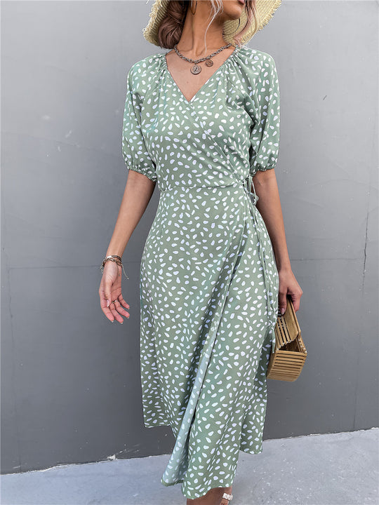 Damen Wickelkleid mit eleganten Puffärmeln und modernem Muster R&B