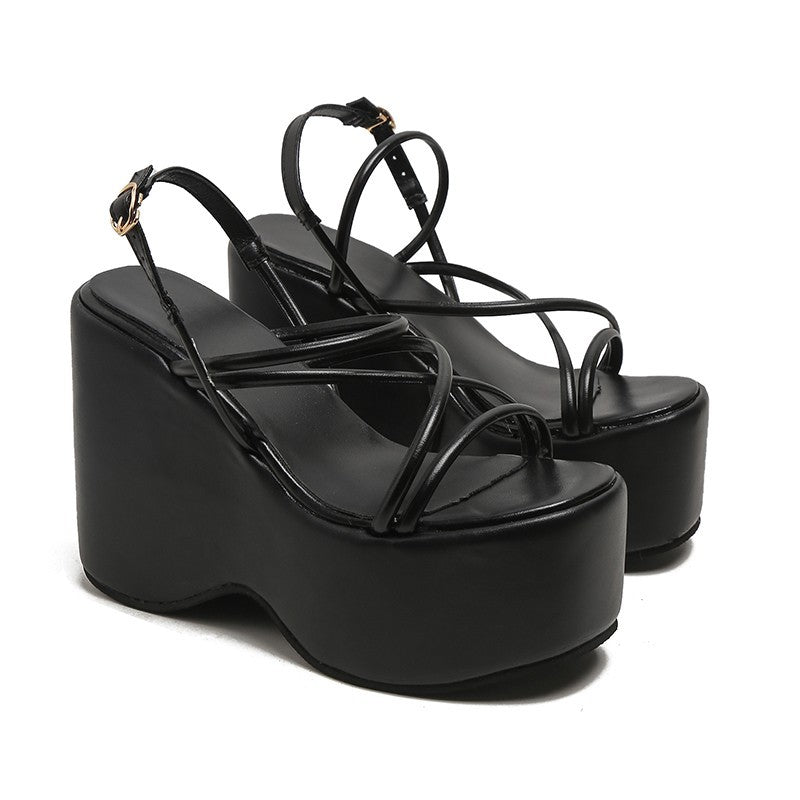 Damen Plateau-Sandaletten mit eleganten Riemen R&B