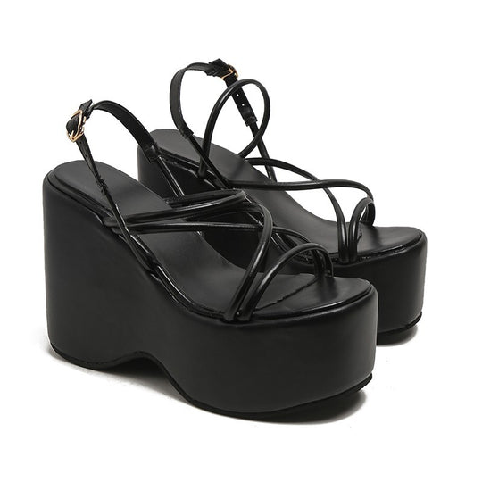 Damen Plateau-Sandaletten mit eleganten Riemen R&B