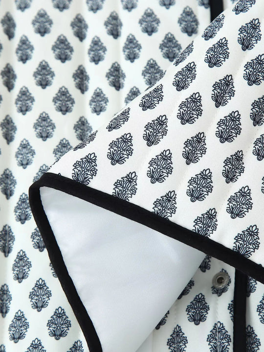 Damen modische kurz geschnittene Jacke mit kontrastierenden Paspeln und praktischen Taschen R&B