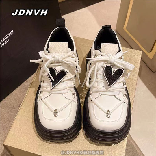 Damen Sportliche Chunky Sneakers mit attraktiven Verzierungen R&B