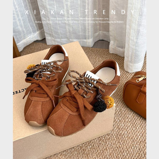 Damen modische und komfortable Sneakers mit innovativen Schnürdetails R&B
