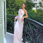 Damen Elegantes Maxikleid mit asymmetrischem Schnitt und raffiniertem Cut-Out