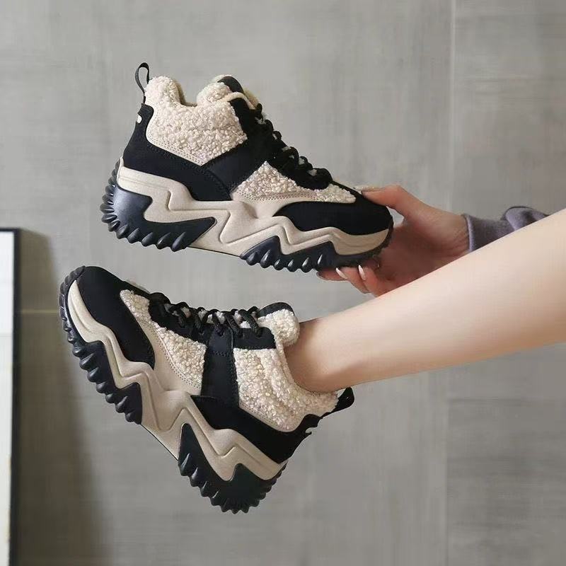 Damen Sportliche High-Top Sneaker mit kuscheligem Futter und rutschfester Sohle R&B