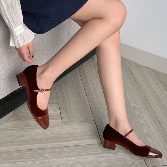 Damen Elegante Ballerinas mit verstellbarem Riemen und glänzender Oberfläche R&B