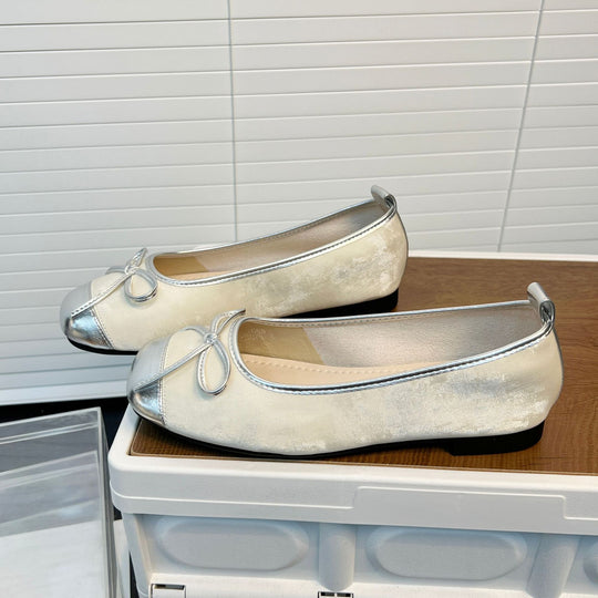 Damen Elegante Ballerinas mit hochwertiger Metallic-Oberfläche und modischem Schleifenakzent R&B