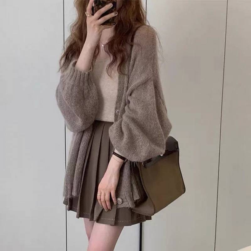 Damen Flauschiger Strickcardigan mit voluminösen Ärmeln und Knopfdetails R&B