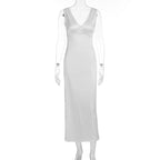 Damen elegantes Satin-Nachtkleid mit tiefem V-Ausschnitt und breiten Trägern R&B
