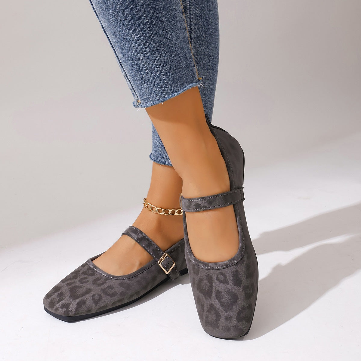 Damen Ballerinas mit trendigem Leopardenmuster und dekorativem Riemen R&B