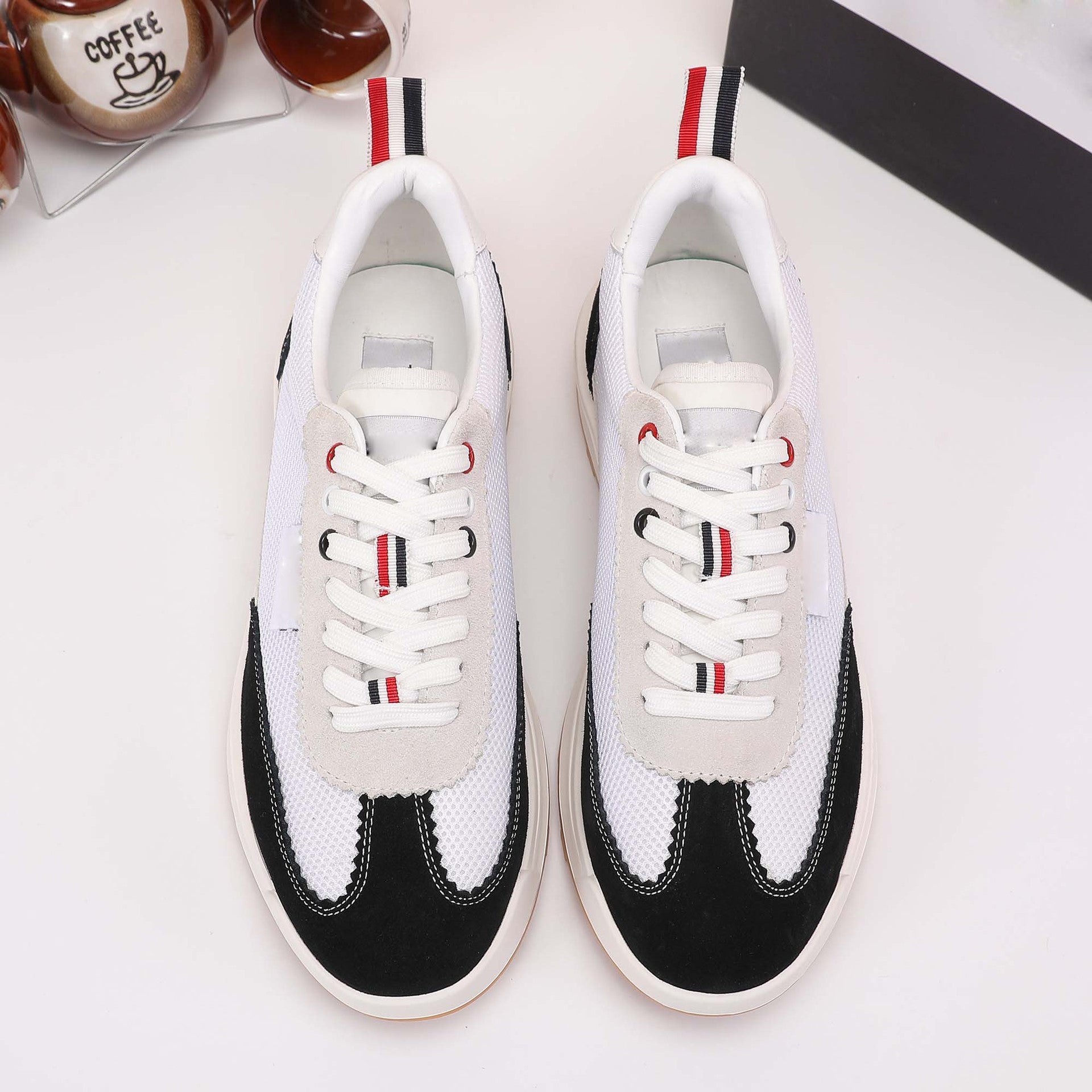 Damen Sportliche Sneaker mit atmungsaktivem Mesh-Obermaterial und dämpfender Sohle R&B