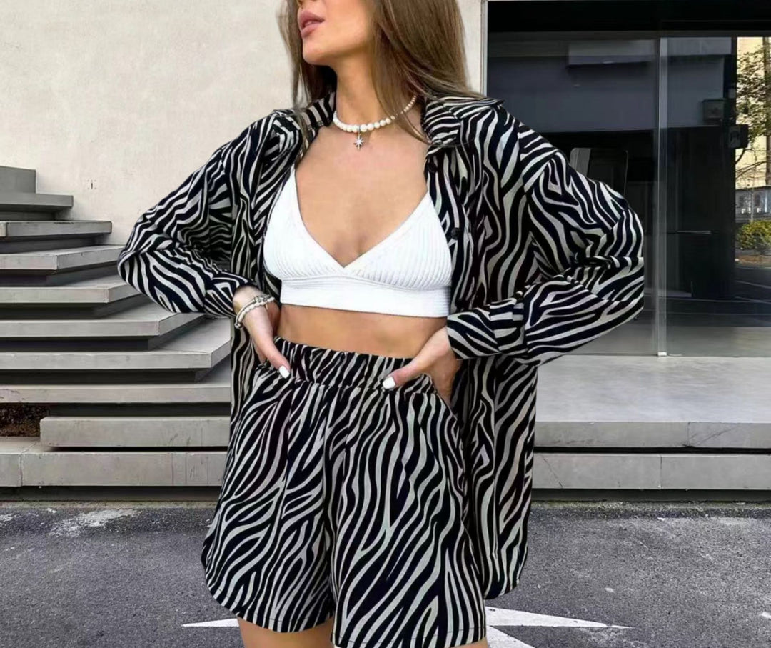 Damen elegante Kurzarmbluse mit Zebra-Print R&B