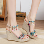 Damen Wedge-Sandalen mit bunten dekorativen Details R&B