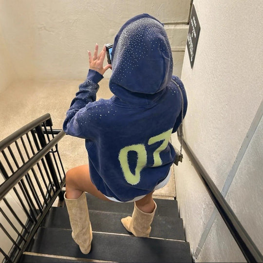 Damen nan übergroßer Kapuzenpullover aus Samtfleece mit markantem Logoprint, Glitzerbesatz und Kängurutasche R&B