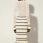 Damen Strickmaxikleid mit raffiniertem Lochmuster und kontrastierendem Streifen R&B