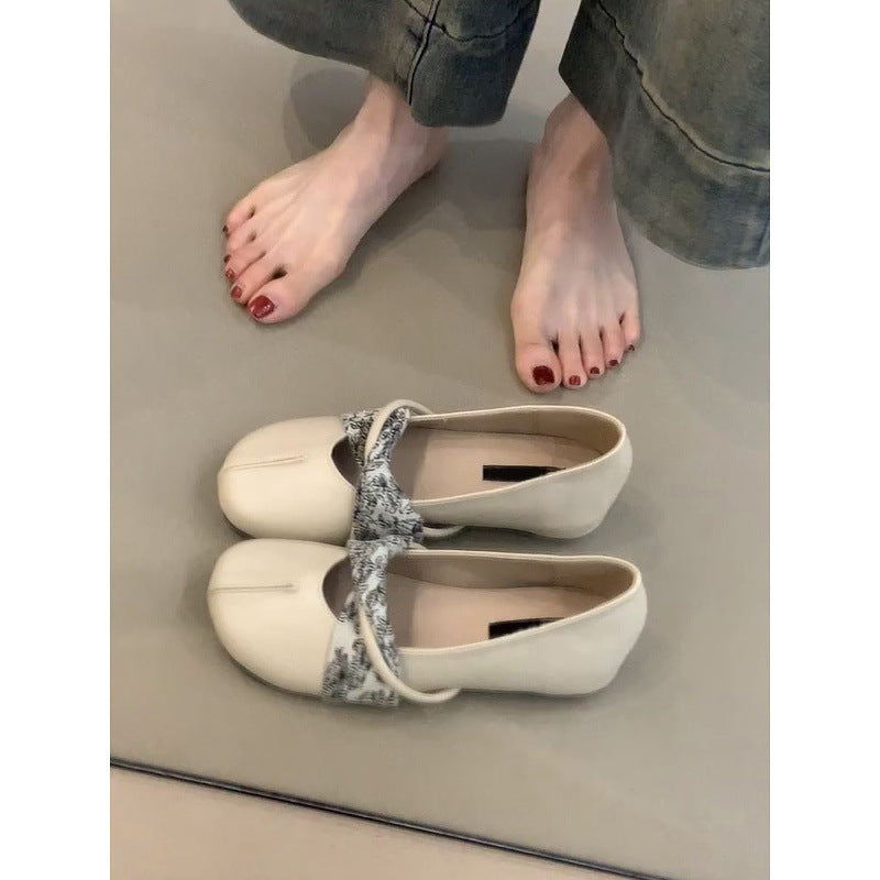 Damen Ballerinas mit dekorativem Riemchen und elegantem Glanz