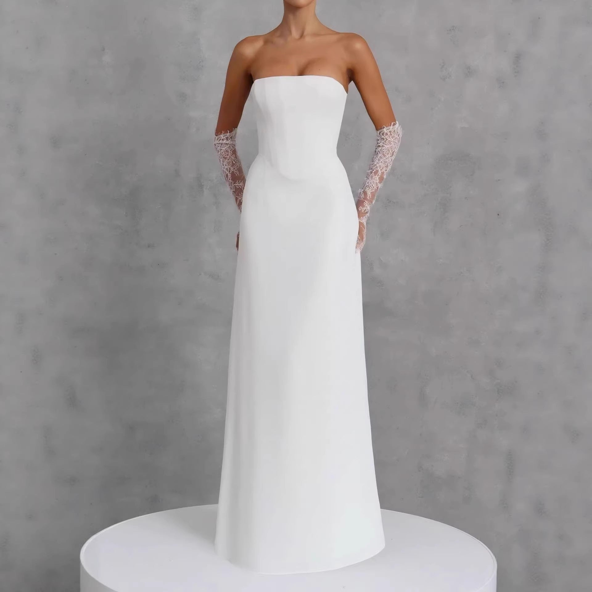 Damen Elegantes Hochzeitskleid mit schulterfreiem Design und Spitzenärmeln