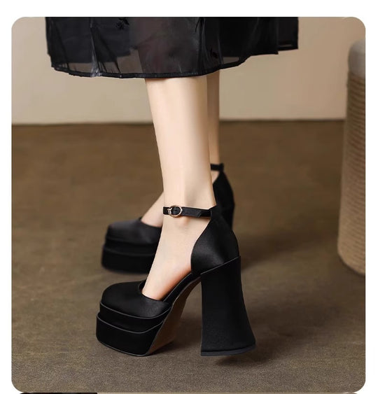 Damen Plateau-High-Heels mit schickem Riemen R&B