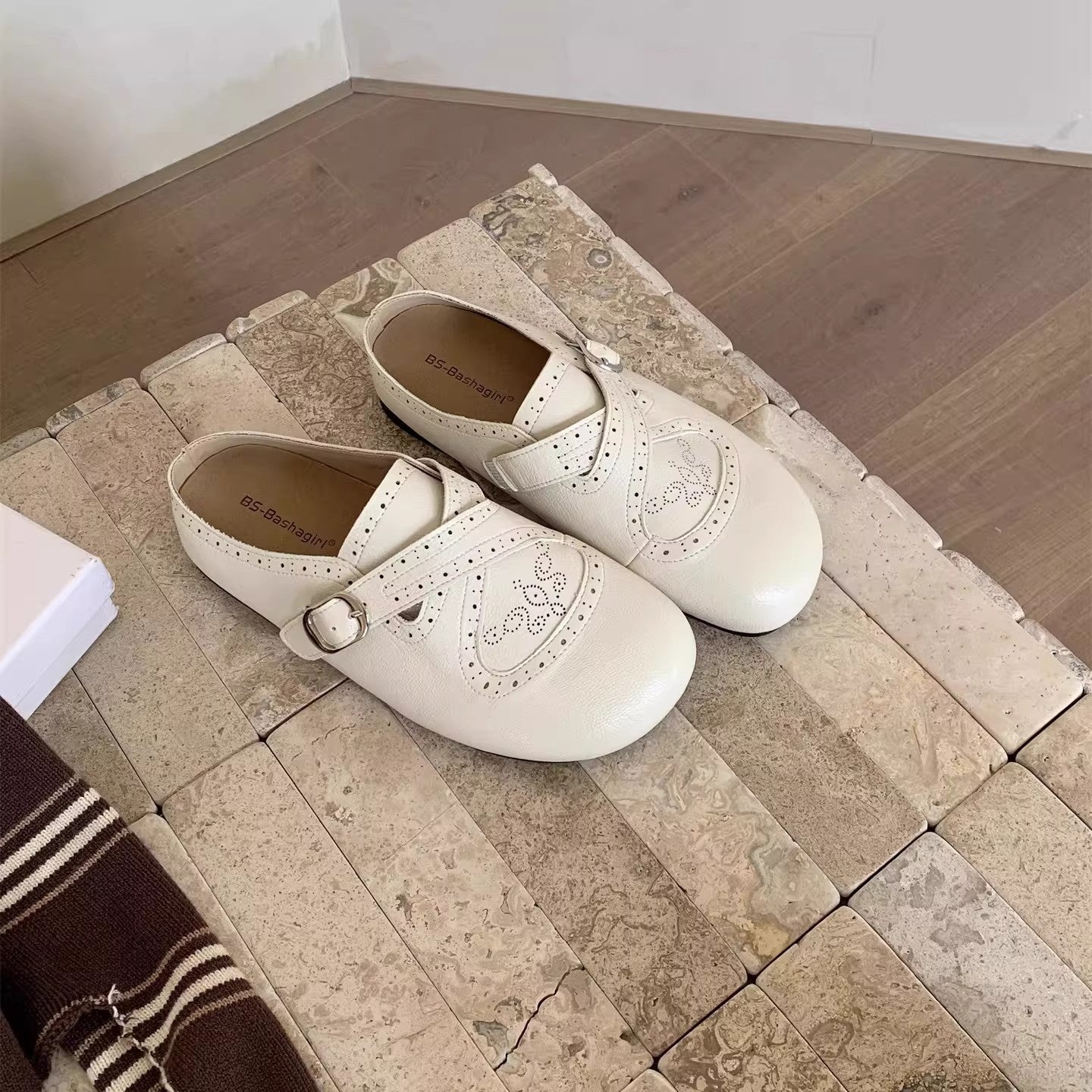 Damen Mokassins mit floralem Schnallenakzent und hochwertigem Leder R&B
