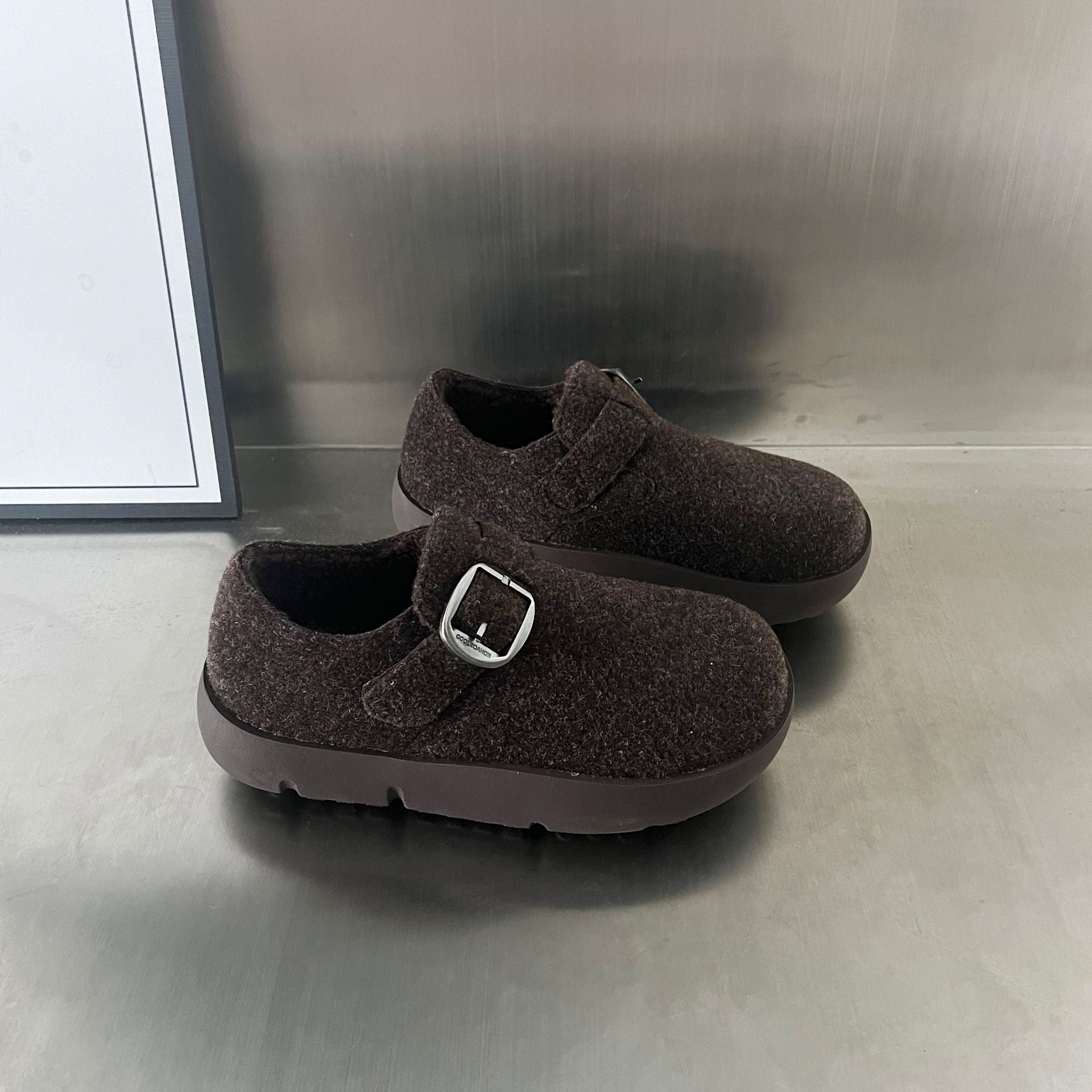 Damen gemütliche Clogs mit modischer Schnallenverzierung R&B