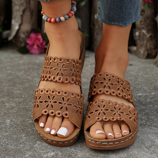 Damen komfortable Riemchen-Sandalen mit floralen Verzierungen R&B
