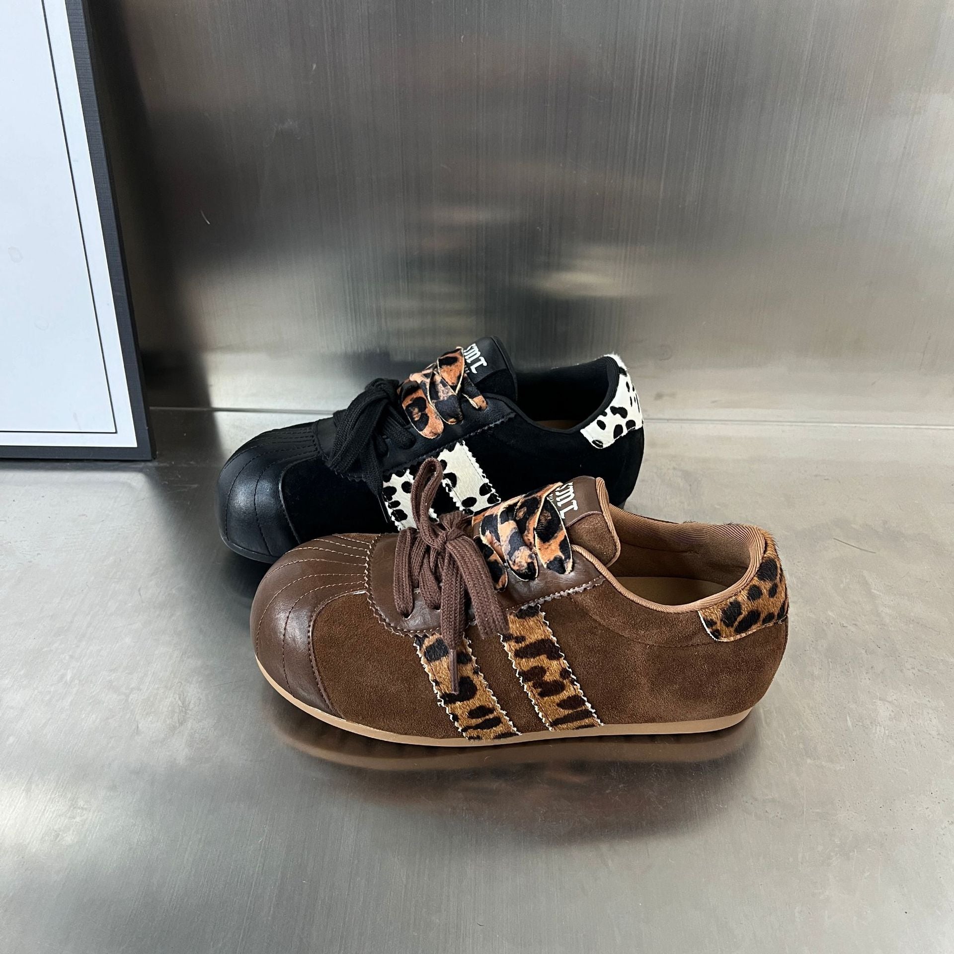 Damen Sneakers im angesagten Tierdruck-Design mit hochwertigem Wildleder und robustem Gummifußbett R&B