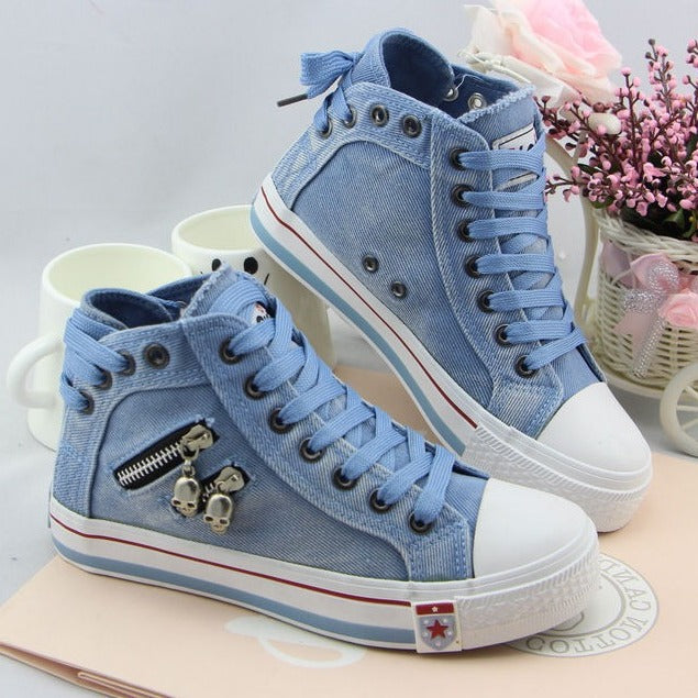 Damen trendige Hochtop-Sneaker mit modischen Totenkopf-Applikationen R&B