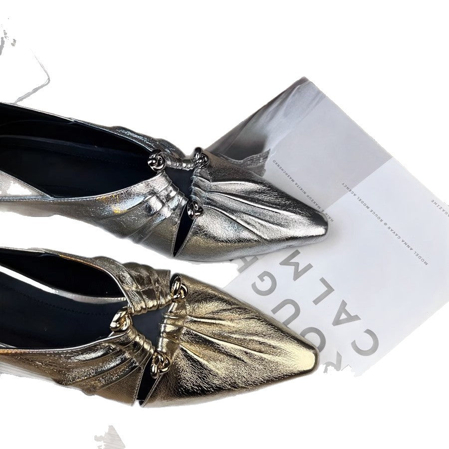 Damen elegante spitze Pumps mit glänzendem Obermaterial und dekorativem Detail