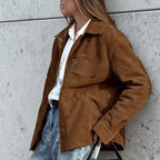 Damen Modische Suede-Jacke mit Taillierung und praktischen Pattentaschen R&B