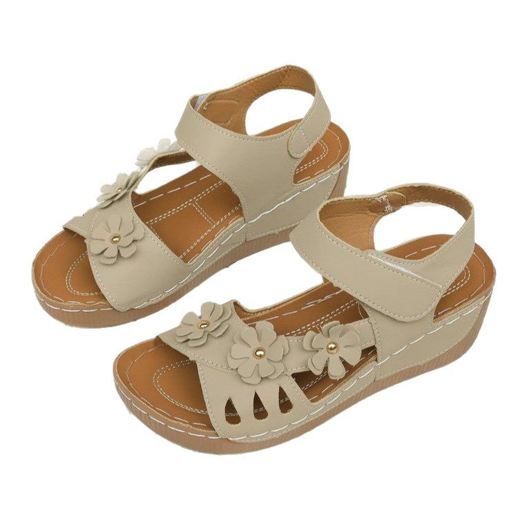 Damen modische Wedge-Sandalen mit blumiger Verzierung und verstellbarem Riemen R&B