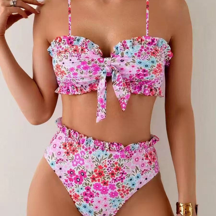 Damen Bikini-Set mit fröhlichem Blumenmuster und gerafftem Bustier R&B