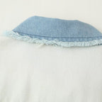 Damen cropped Denimjacke mit kontrastierenden Taschen und fransigem Saum R&B
