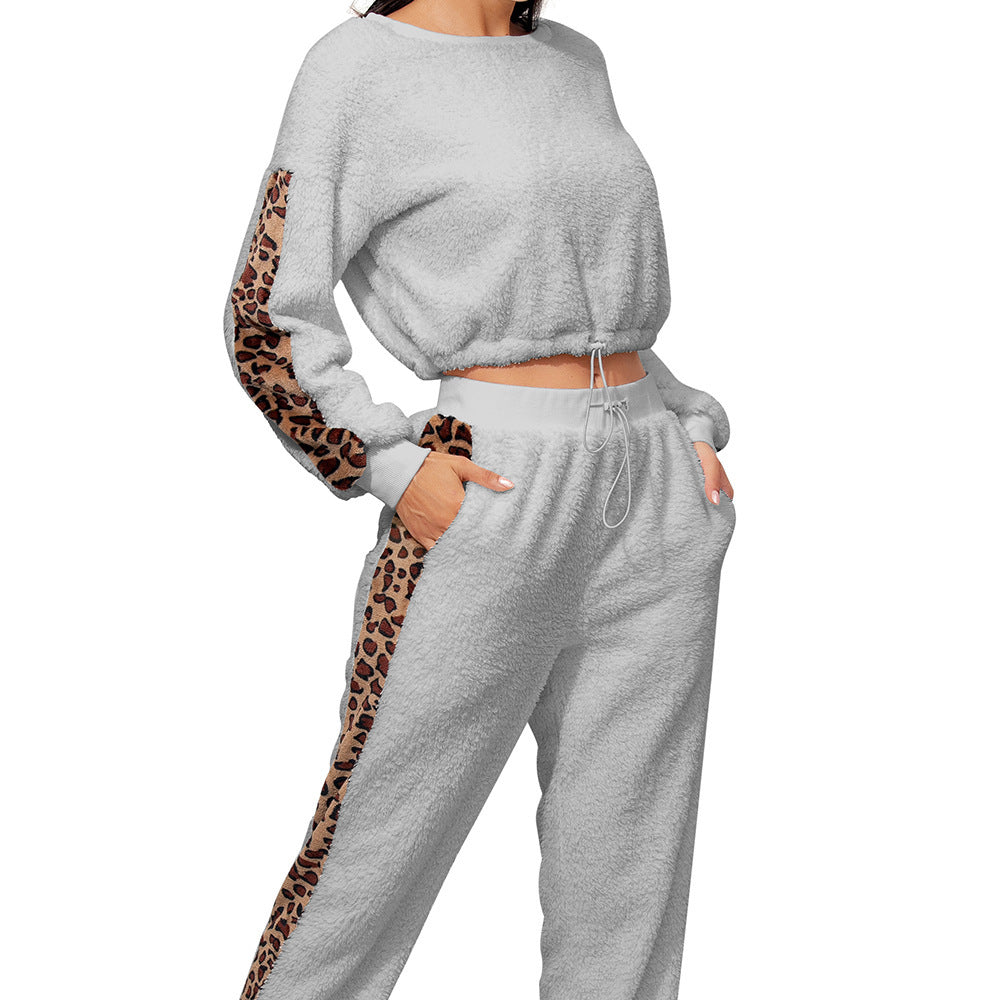 Damen Set aus freizeitorientiertem Sweatshirt und Jogginghose im modischen Fleece-Look R&B