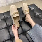 Damen Mules mit hochwertiger Kroko-Prägung und modischer Kettenapplikation EB