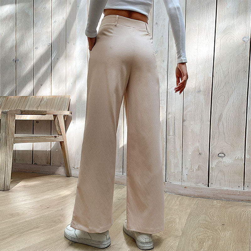 Damen Chino-Hose mit wedelförmigem Schnitt und dekorativem Knopf
