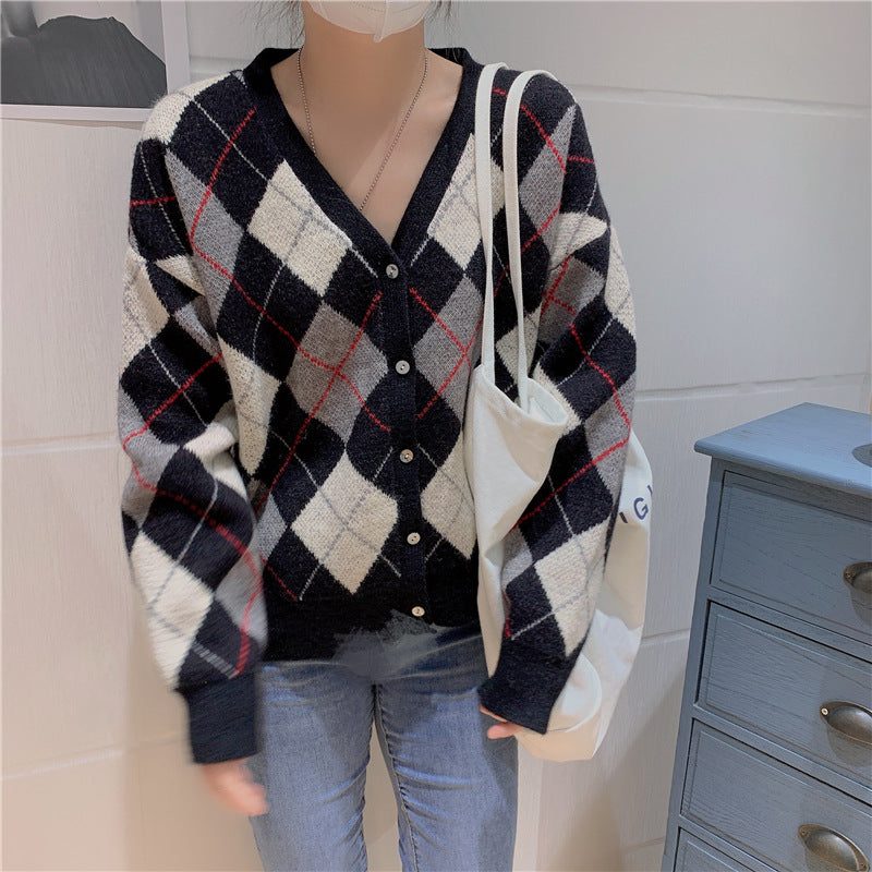 Damen Strickjacke mit modernem Rautenmuster und knöpfbarem Design R&B