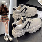 Damen Trendy Sneaker mit ausgeprägter Sohle und sportlichem Design R&B