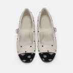 Damen Elegante Ballerinas mit verstellbarem Riemen und geschmackvollem Lackdetail R&B