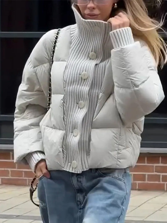 Damen gesteppte Jacke mit voluminösem Kragen und praktischen Knopfdetails R&B