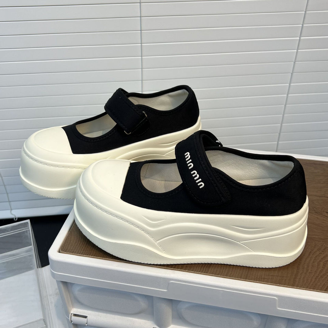 Damen Sportliche Slip-On Sneakers mit verstellbarem Klettverschluss und dämpfendem Fußbett R&B