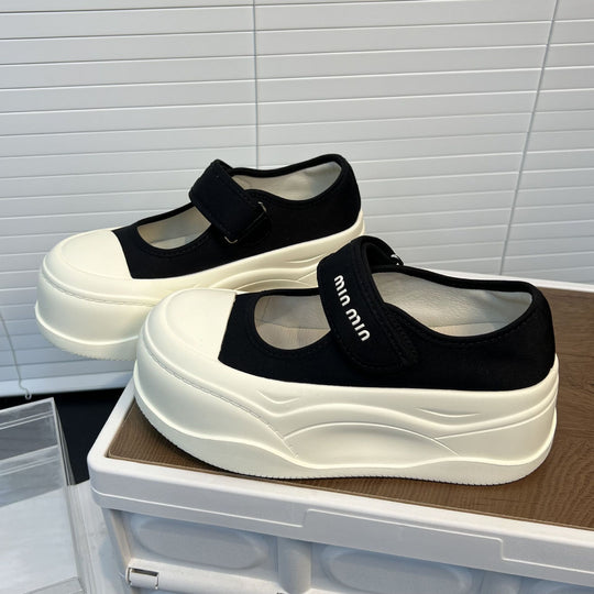 Damen Sportliche Slip-On Sneakers mit verstellbarem Klettverschluss und dämpfendem Fußbett R&B