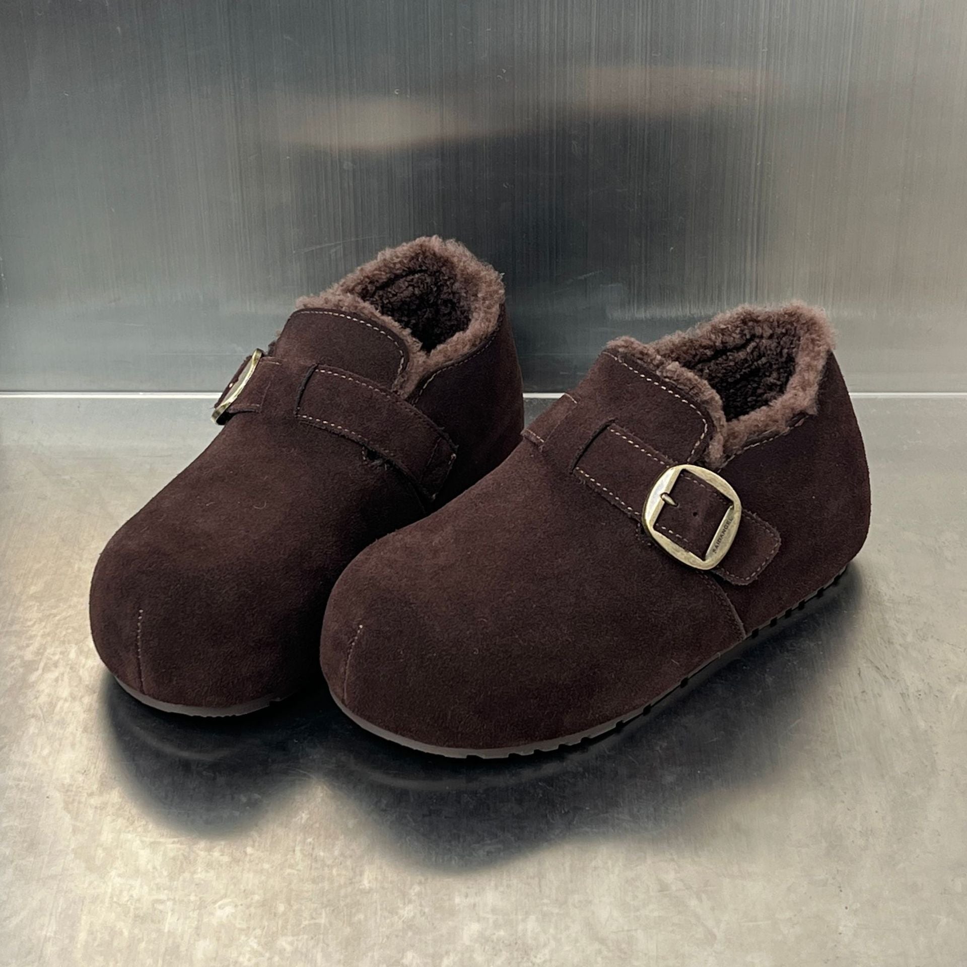 Damen Kuschelige Wildleder-Clogs mit warmem Innenfutter und praktischem Schnallenverschluss R&B
