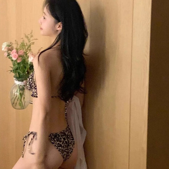 Damen Triangel-Bikini mit modischem Rüschendesign und verstellbaren Trägern R&B