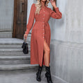 Damen Midikleid mit elegantem Gürtel und praktischen Knopfdetails